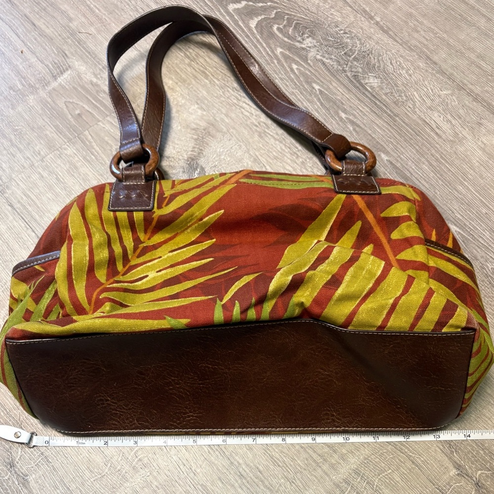 Relic Floral Pattern Purse - Picture 7 of 10